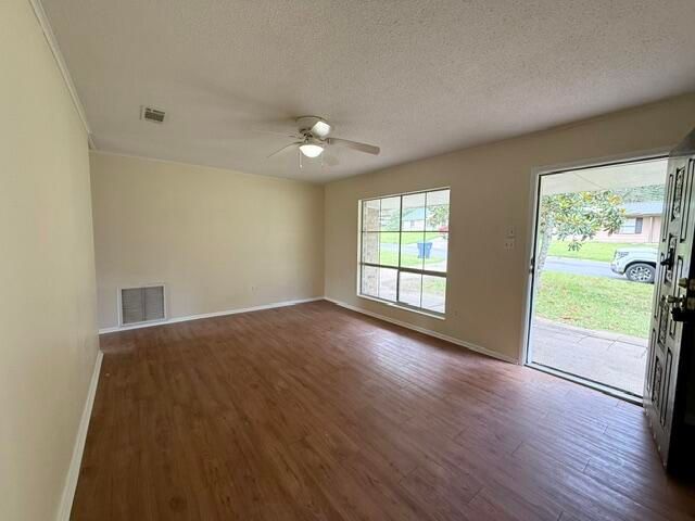 1107 Spruce, Leesville, LA 71446