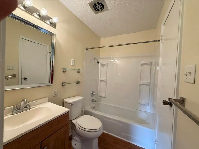 1107 Spruce, Leesville, LA 71446