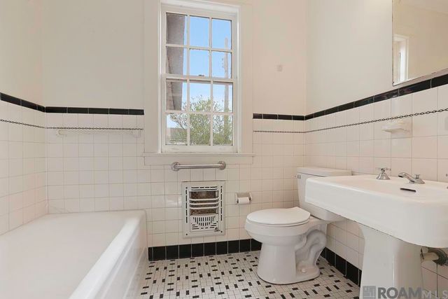 1233 Perkins Rd, Baton Rouge, LA 70806