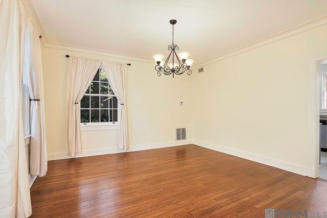 1233 Perkins Rd, Baton Rouge, LA 70806