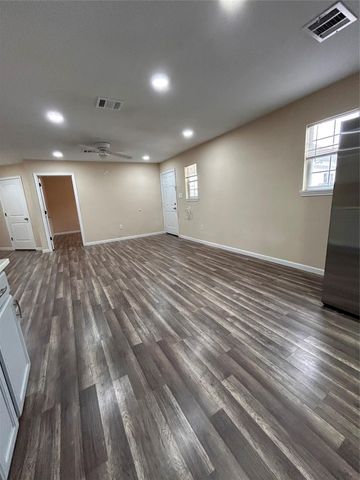 6807 Foster Street B, Houston, TX 77021