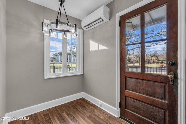 18 Maiden Lane, Toms River, NJ 08753