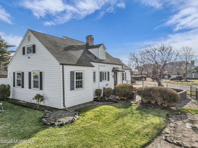 18 Maiden Lane, Toms River, NJ 08753