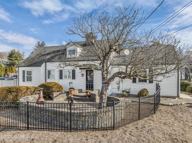 18 Maiden Lane, Toms River, NJ 08753