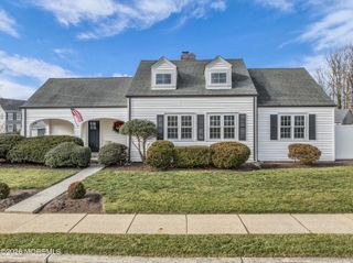 18 Maiden Lane, Toms River, NJ 08753