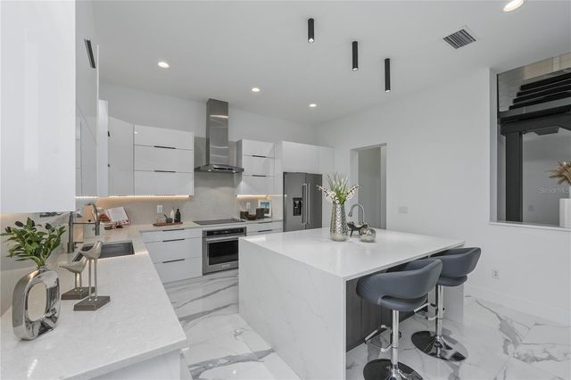 7608 ANTILLA ST, Tampa, FL 33625