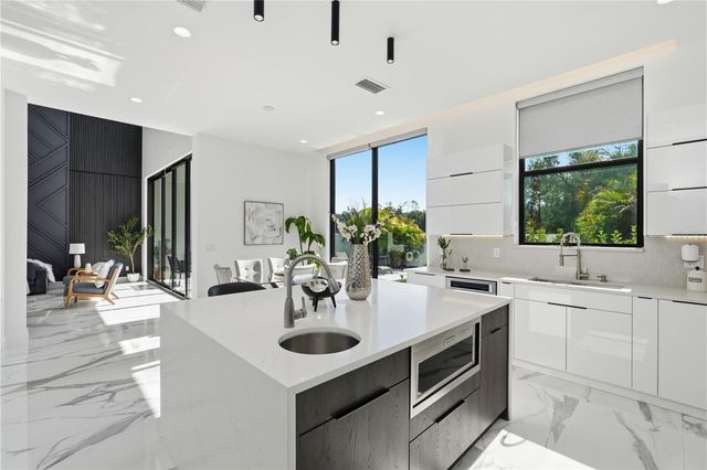 7608 ANTILLA ST, Tampa, FL 33625