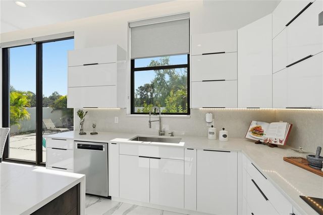 7608 ANTILLA ST, Tampa, FL 33625