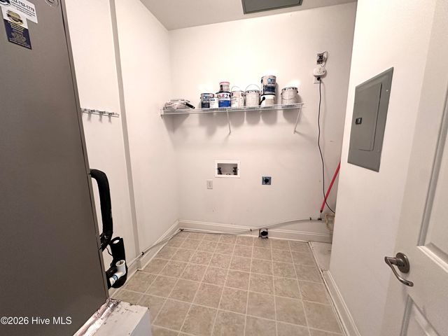 1941 Tara Court 203, Greenville, NC 27858