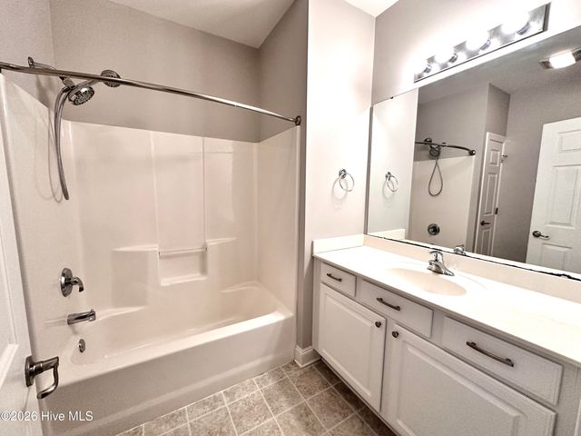 1941 Tara Court 203, Greenville, NC 27858