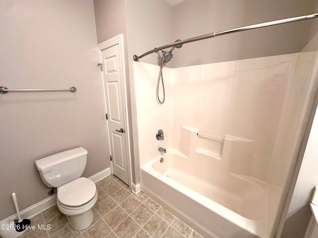 1941 Tara Court 203, Greenville, NC 27858