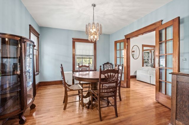 6 Hartford Ave W, Uxbridge, MA 01569