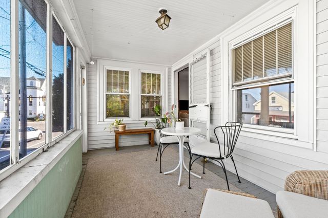 6 Hartford Ave W, Uxbridge, MA 01569