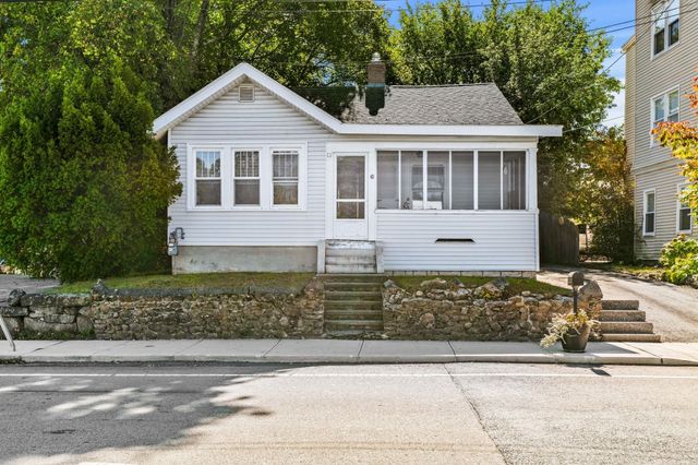 6 Hartford Ave W, Uxbridge, MA 01569