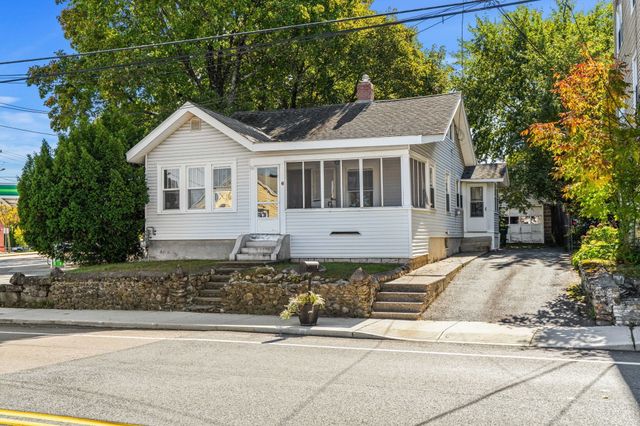 6 Hartford Ave W, Uxbridge, MA 01569