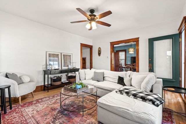 6 Hartford Ave W, Uxbridge, MA 01569