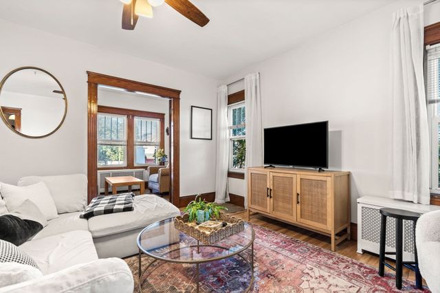6 Hartford Ave W, Uxbridge, MA 01569
