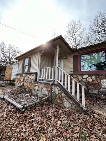 607 Nevada Avenue, West Plains, MO 65775