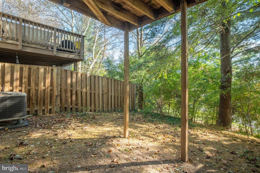 Image 2 of property listing at 1520 TANYARD HILL RD, Gaithersburg, MD 20879