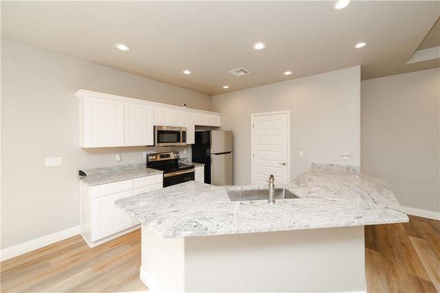 3640 N Kenneth Road, Kingman, AZ 86409