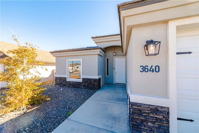 3640 N Kenneth Road, Kingman, AZ 86409