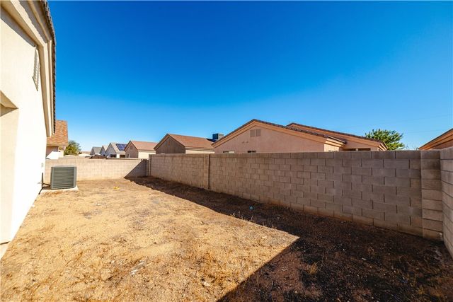 3640 N Kenneth Road, Kingman, AZ 86409