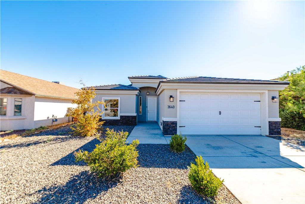 3640 N Kenneth Road, Kingman, AZ 86409