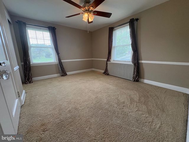 337 W PENNSYLVANIA AVE, Downingtown, PA 19335