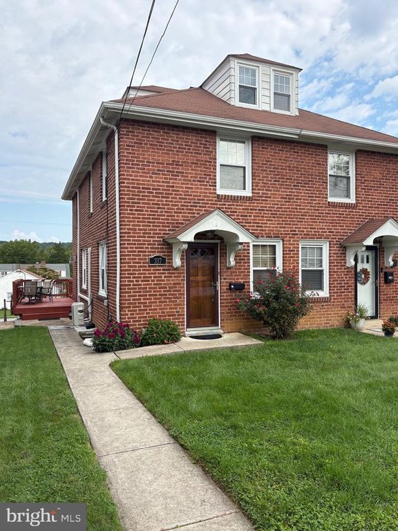 337 W PENNSYLVANIA AVE, Downingtown, PA 19335