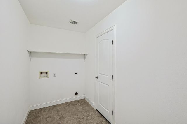 901 Highwoods Trail, Fort Worth, TX 76112