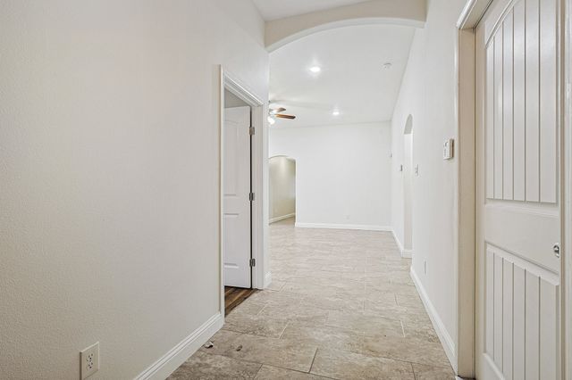 901 Highwoods Trail, Fort Worth, TX 76112