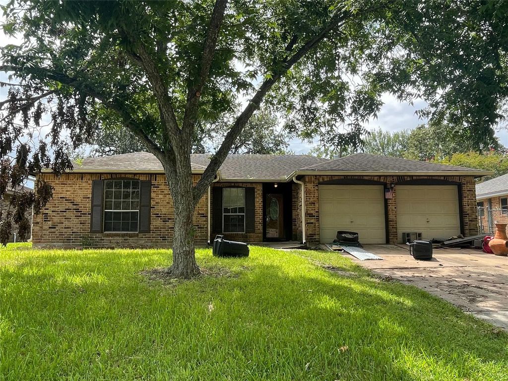 1405 Newport Boulevard, League City, TX 77573