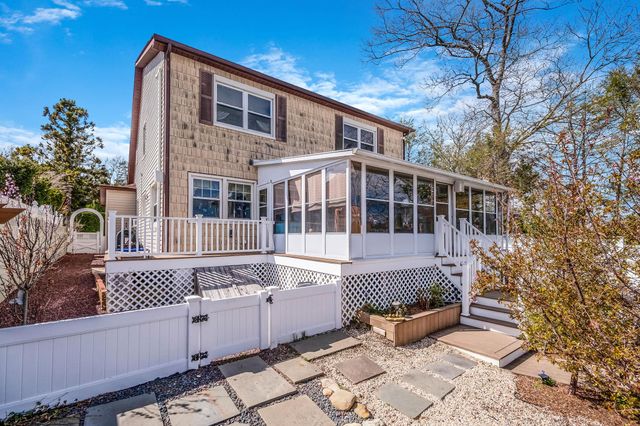 165 Lakeside Trail, Ridge, NY 11961