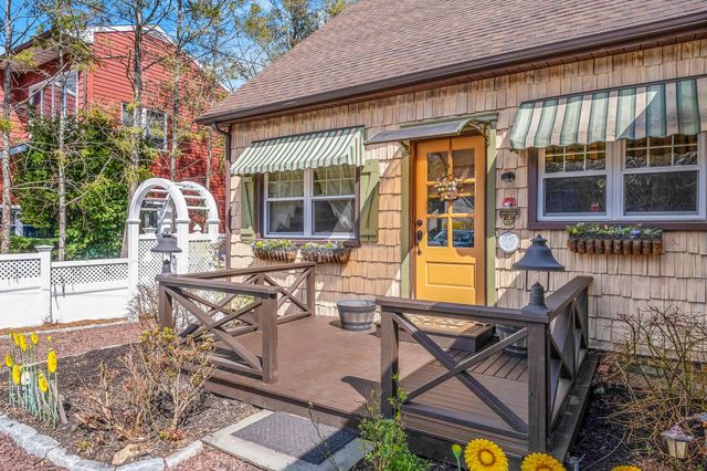 165 Lakeside Trail, Ridge, NY 11961