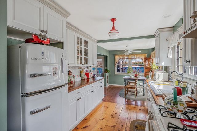165 Lakeside Trail, Ridge, NY 11961