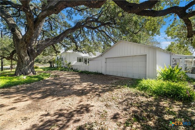 141 North Range St., Yorktown, TX 78164