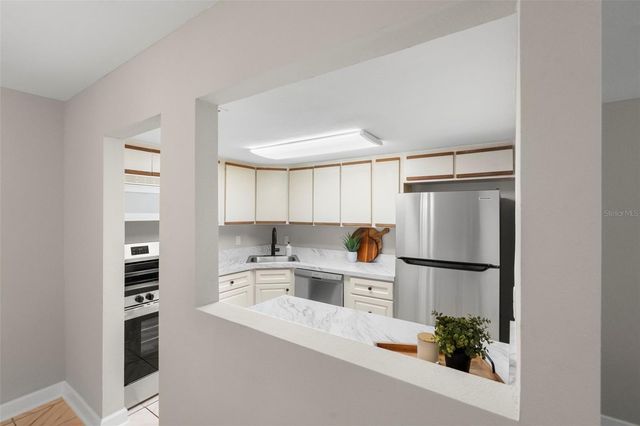 505 PLAZA SEVILLE COURT 11, Treasure Island, FL 33706