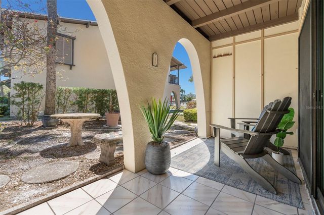 505 PLAZA SEVILLE COURT 11, Treasure Island, FL 33706