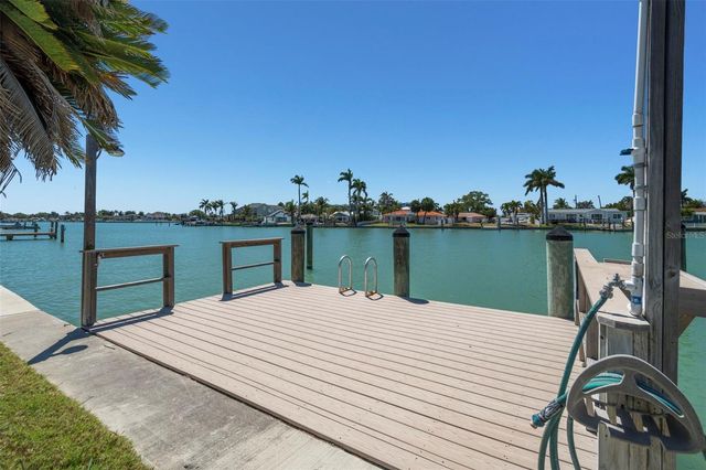 505 PLAZA SEVILLE COURT 11, Treasure Island, FL 33706