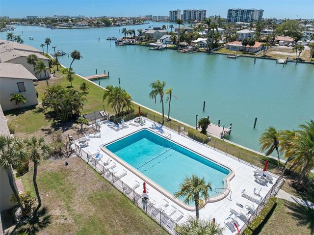 505 PLAZA SEVILLE COURT 11, Treasure Island, FL 33706