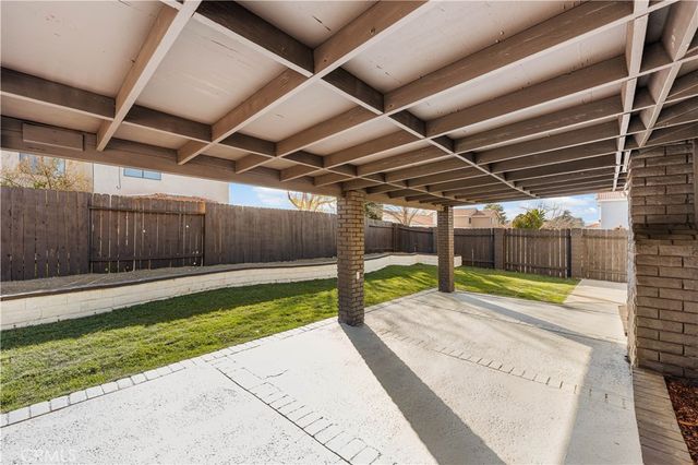 4604 E Avenue R6, Palmdale, CA 93552