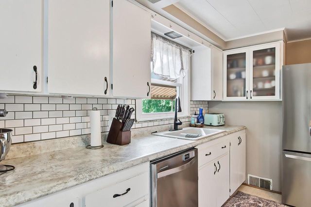 33834 Hillcrest DRIVE, Burlington, WI 53105