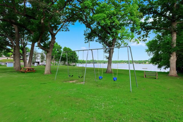33834 Hillcrest DRIVE, Burlington, WI 53105