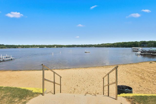 33834 Hillcrest DRIVE, Burlington, WI 53105