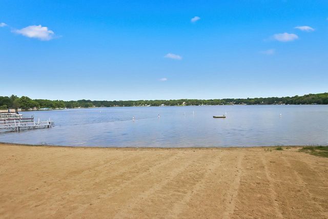 33834 Hillcrest DRIVE, Burlington, WI 53105