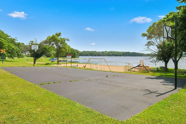 33834 Hillcrest DRIVE, Burlington, WI 53105