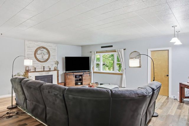 33834 Hillcrest DRIVE, Burlington, WI 53105