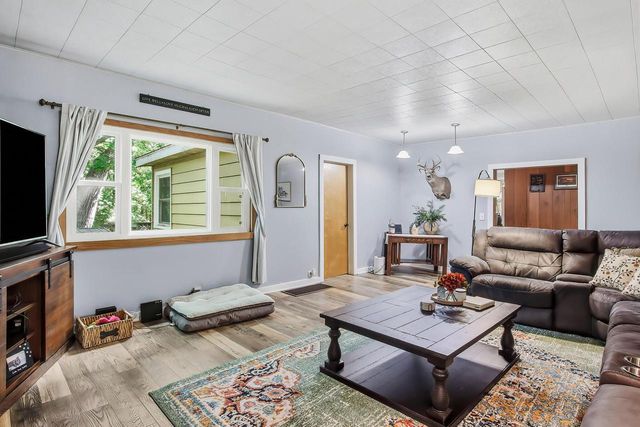 33834 Hillcrest DRIVE, Burlington, WI 53105