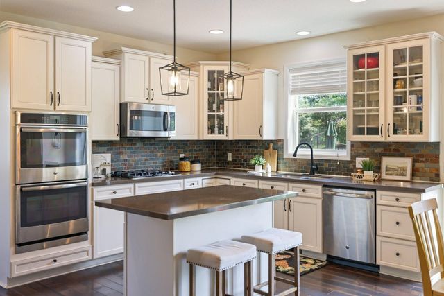 2442 Lacy Lane, Victoria, MN 55386