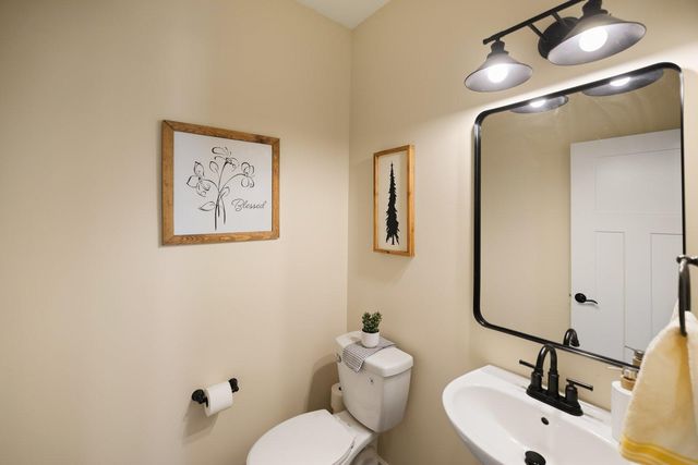 2442 Lacy Lane, Victoria, MN 55386